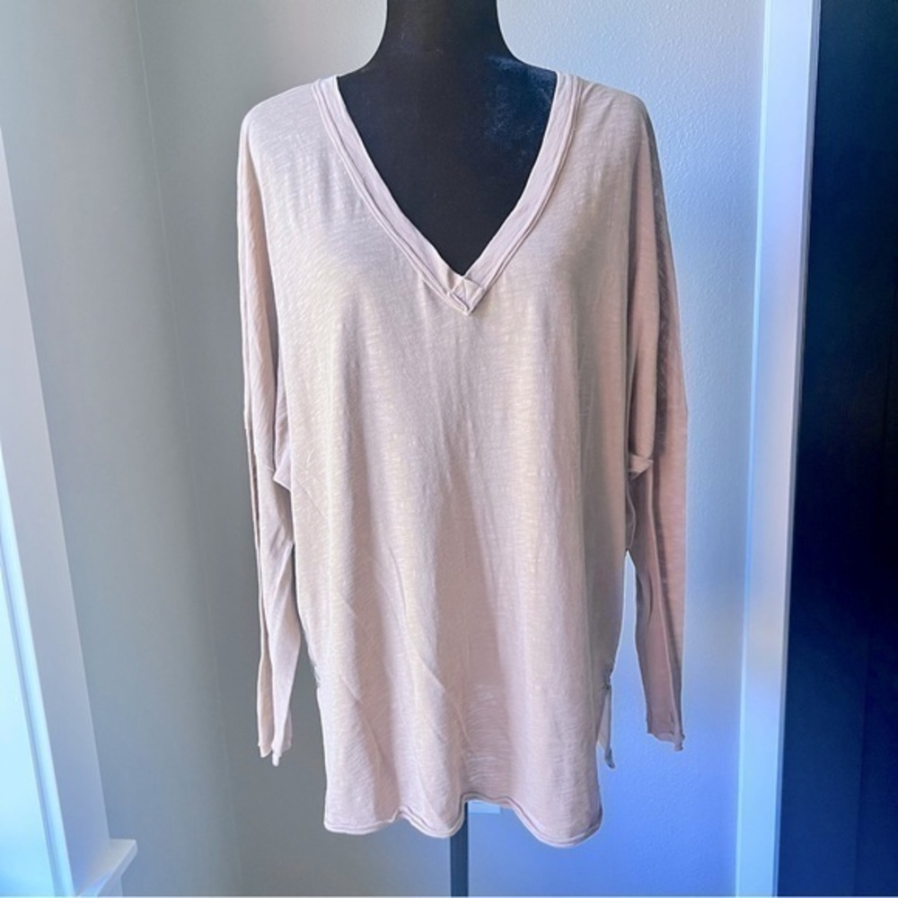 We the Free dolman sleeve deep V Neck shirt size medium